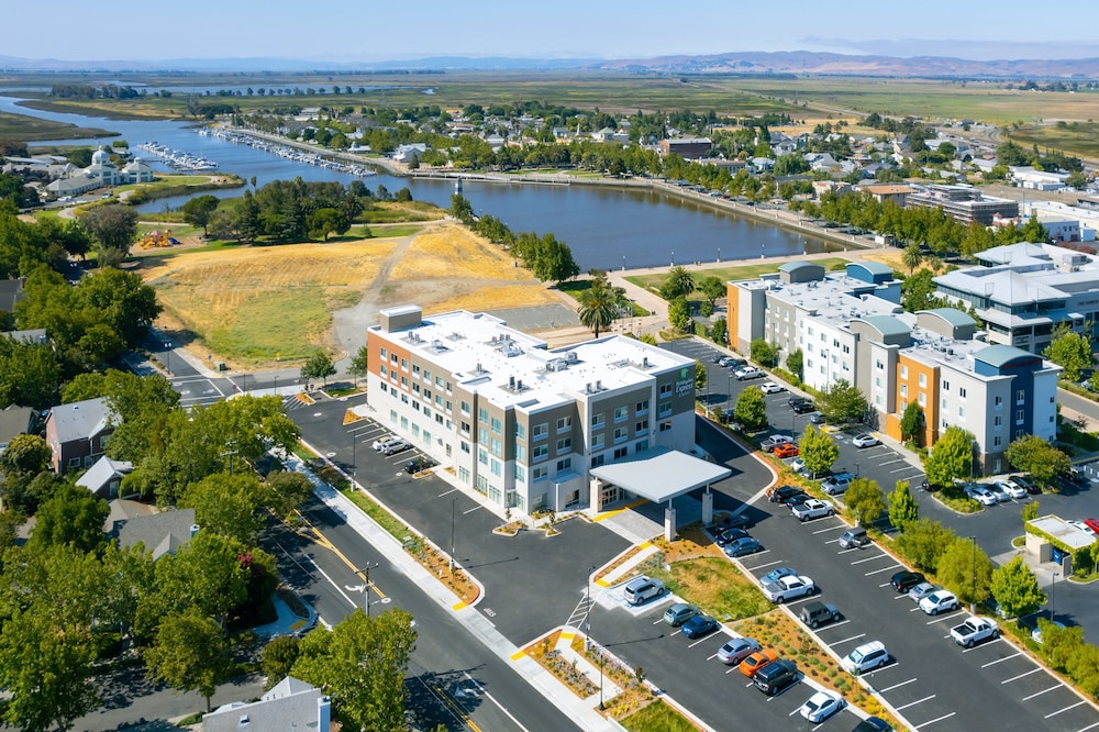 Holiday Inn Express & Suites Suisun City by IHG - photo 28