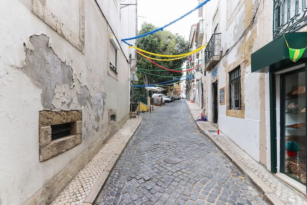 Alfama Orange Loft — 4-Star Luxury Hotel in Lisbon, Portugal