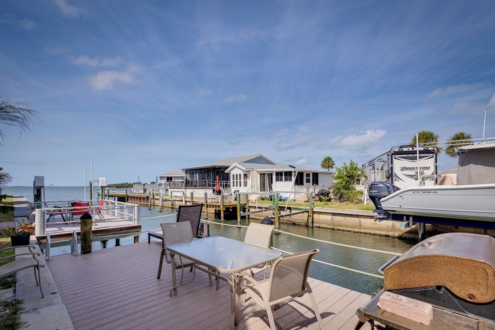 Nettles Island Jensen Beach Home with Patio and Grill — 4-Star Luxury Hotel in Jensen Beach, United States