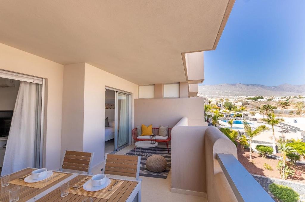 El Horno 2A035 — 4-Star Luxury Hotel in Adeje, Spain
