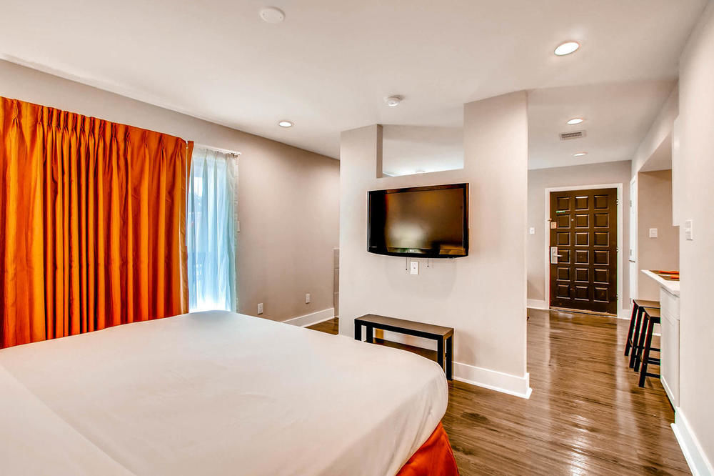 Orangewood Suites Hotel - photo 14