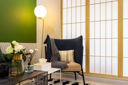 Wuhan Hongshan Guanggu Square Locals Apartment 00157650 — 4-Star Luxury Hotel in Wuhan, People's Republic of China