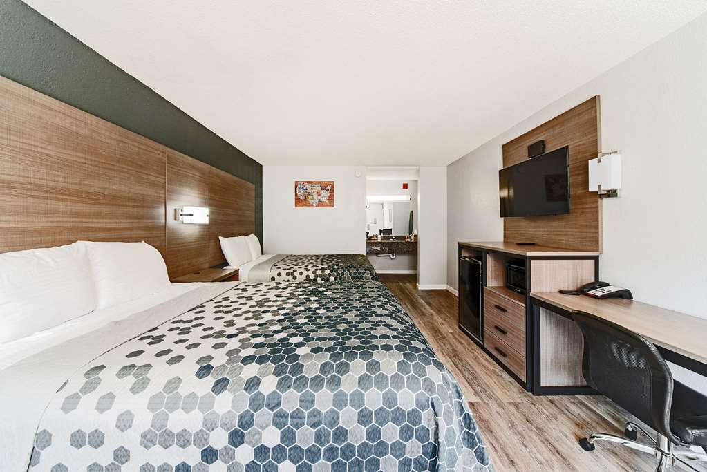 Econo Lodge And Suites Bricktown - photo 37