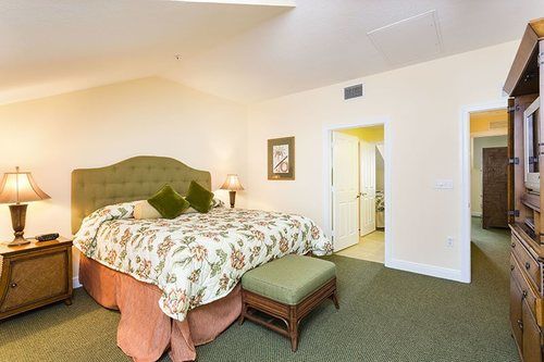 Heritage Crossing 3 BR Condo 2nd Floor GPM 4249 — 4-Star Luxury Hotel in Davenport, United States