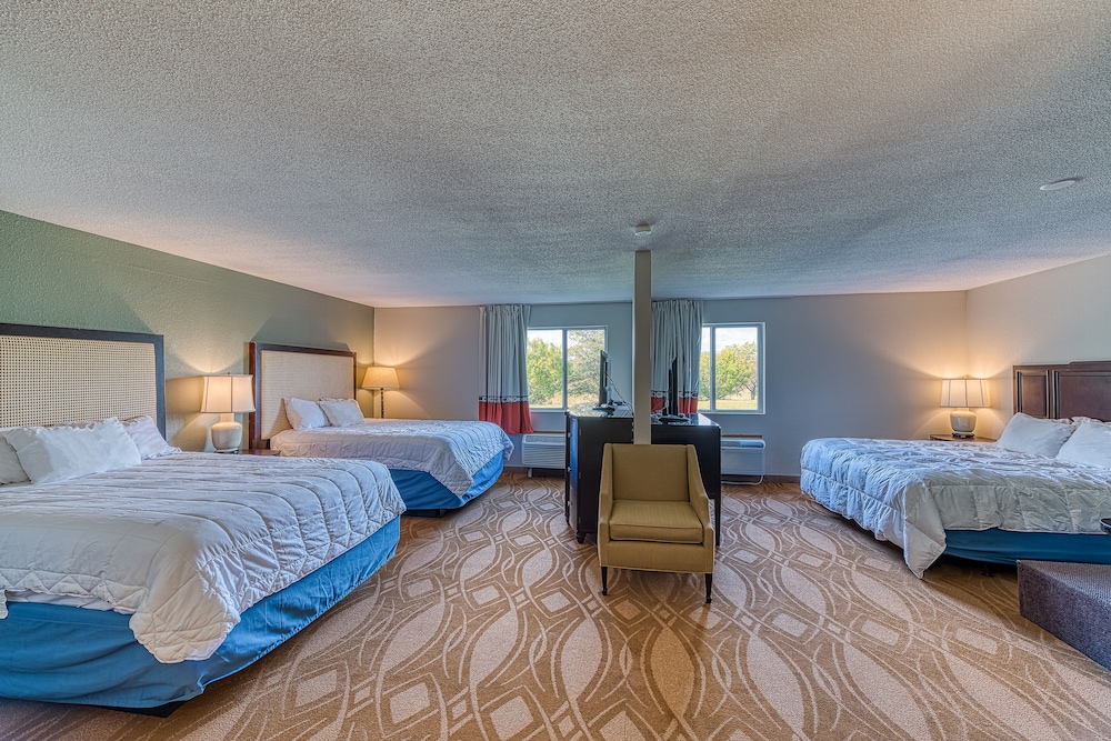 American Inn and Suites Dundee - photo 13