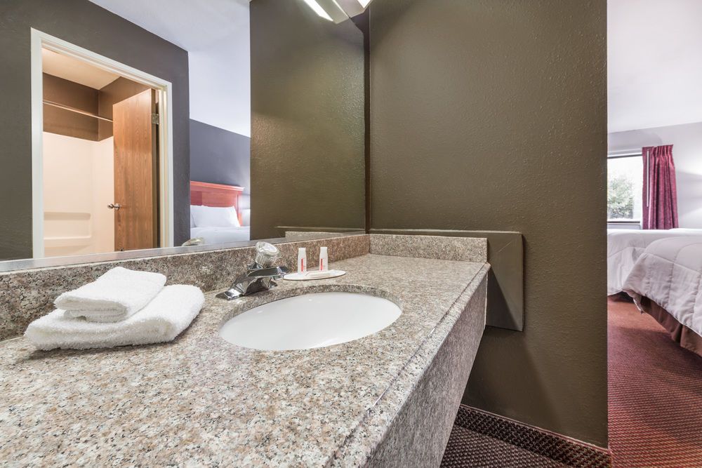 Super 8 by Wyndham Georgetown - photo 2
