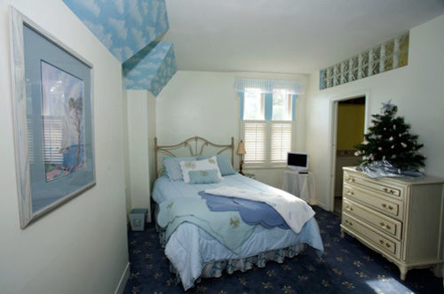 Allegan Country Inn - photo 15