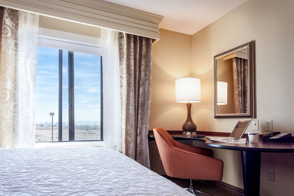 Hampton Inn & Suites Las Vegas Red Rock Summerlin - photo 4
