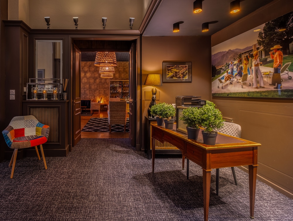 Nouvel Hôtel & Appartements in Oyonnax, France