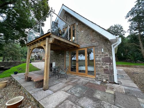 Cosy Alpine Cottage in the heart of Lancashire — 4-Star Luxury Hotel in Catterall, United Kingdom