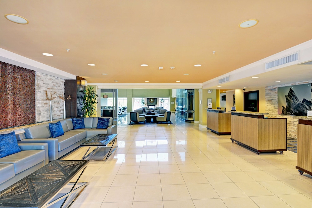 Embassy Suites by Hilton Valencia - photo 6