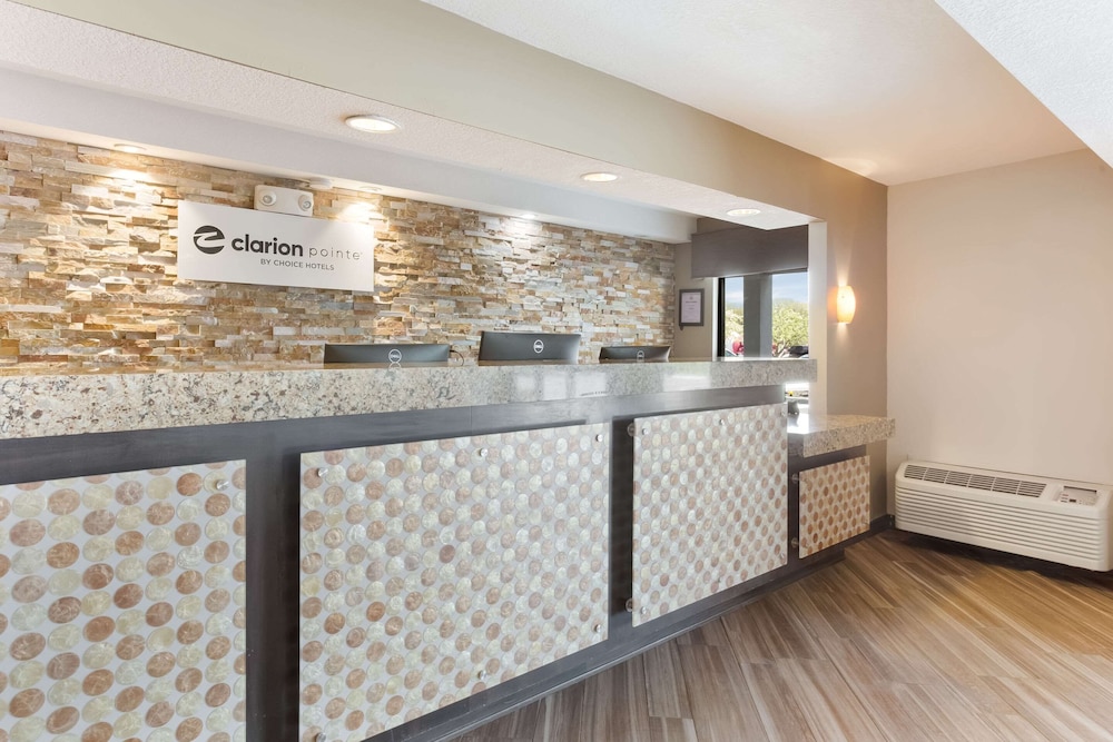 Clarion Pointe Independence Kansas City - photo 20