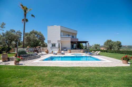 Villa Elisabeth — 4-Star Luxury Hotel in Perama, Greece