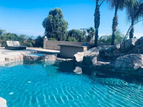 LuxHome Suites in Mansion — Riverside — photo 2