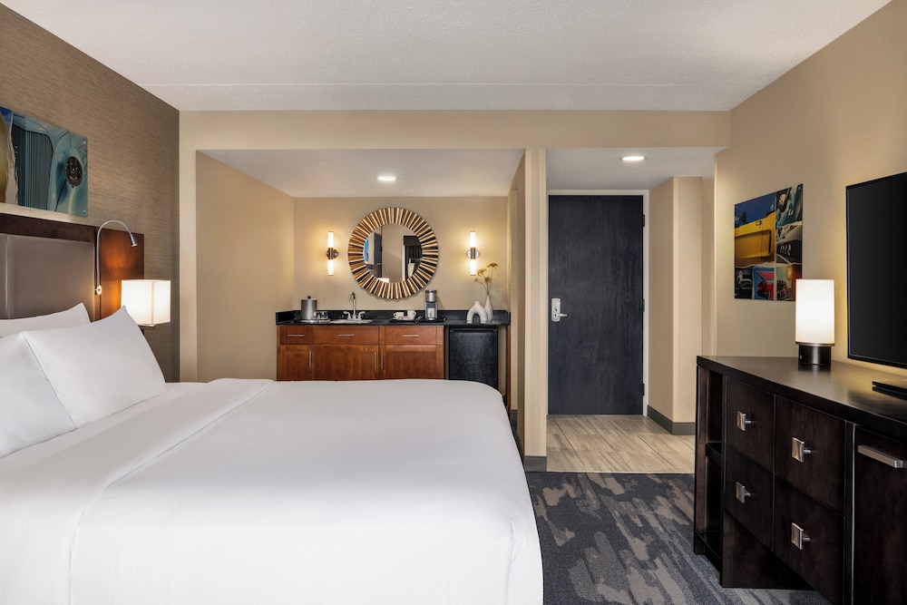 Crowne Plaza Auburn Hills by IHG - photo 16