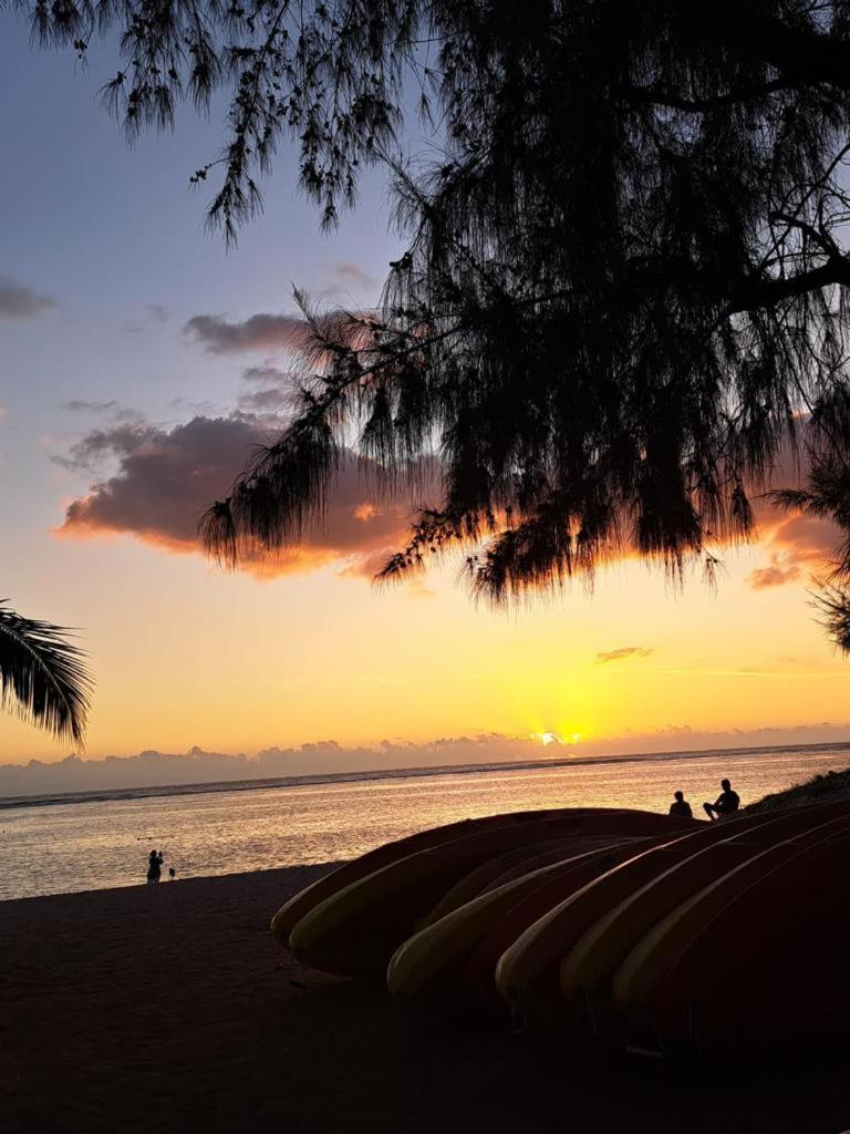Appartement de charme front de mer — 4-Star Luxury Hotel in Saint-Paul, Réunion