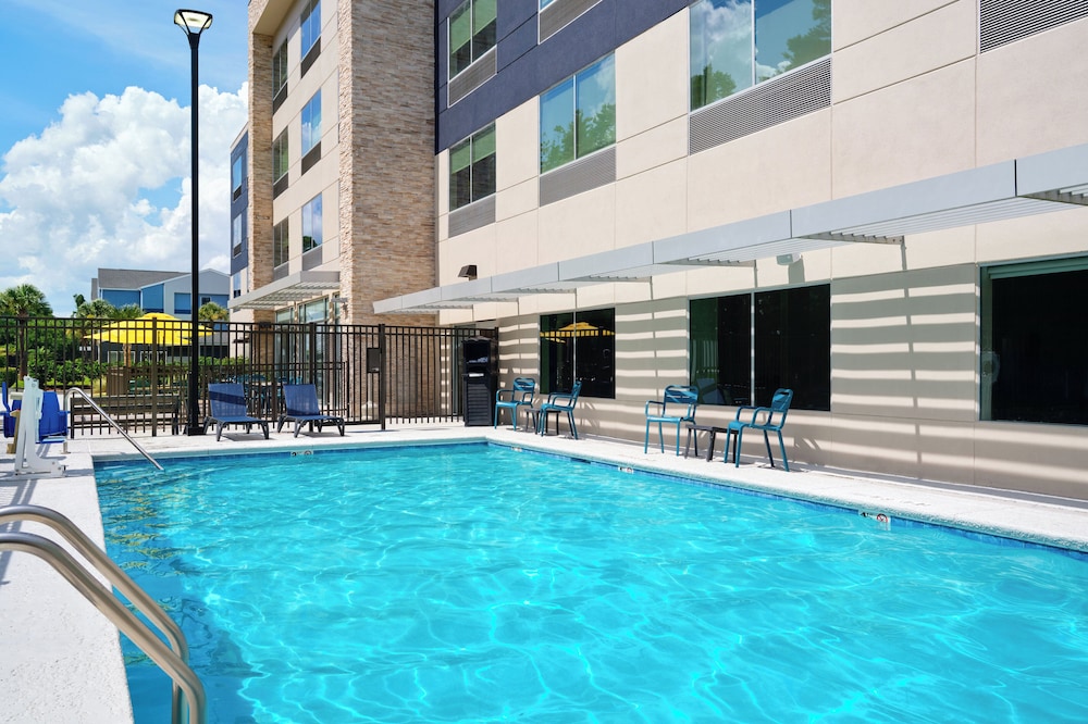 Holiday Inn Express & Suites Brunswick by IHG - photo 15