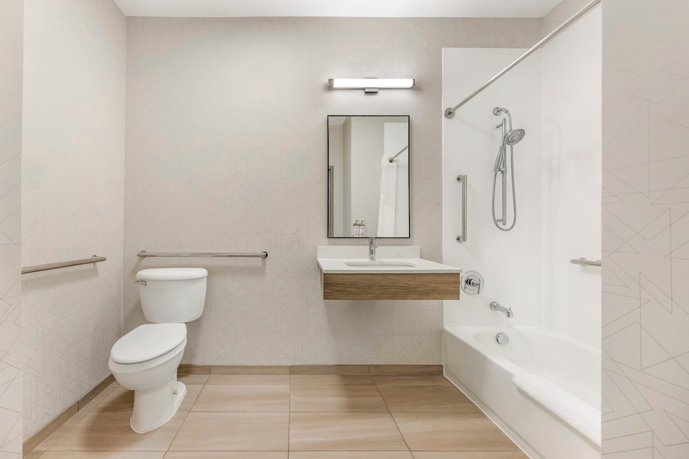Holiday Inn Express & Suites Astoria by IHG - photo 35