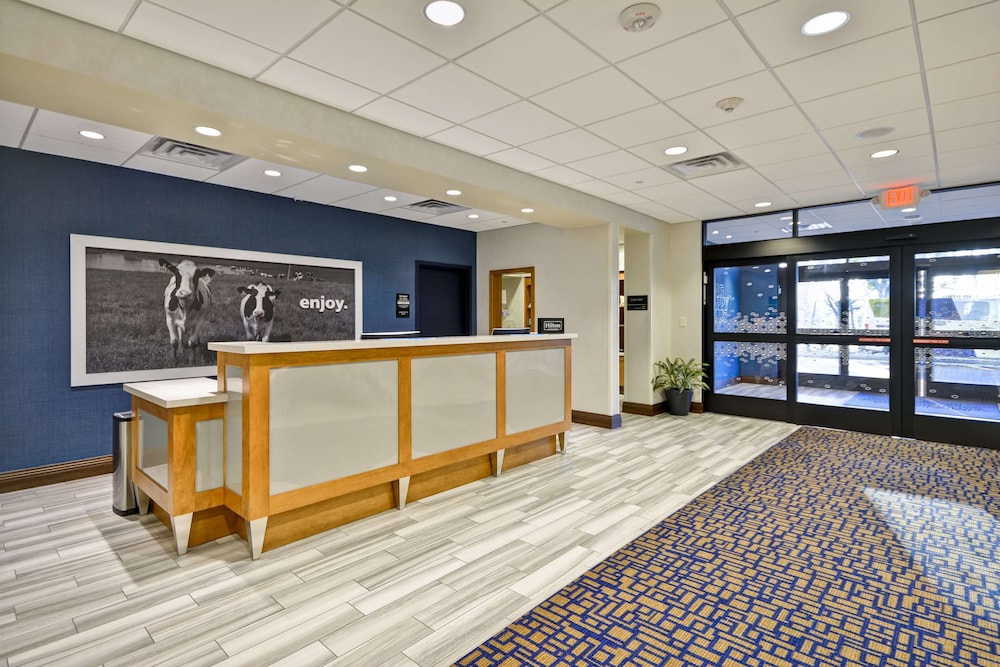Hampton Inn & Suites Dallas Plano East - photo 2