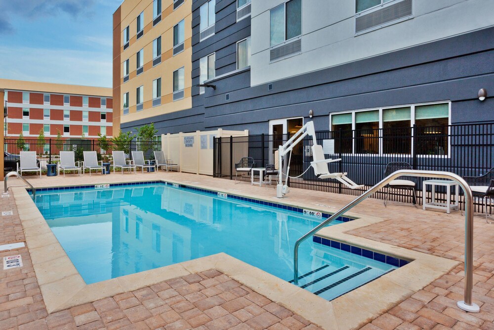 Fairfield Inn & Suites by Marriott Birmingham Colonnade - photo 18