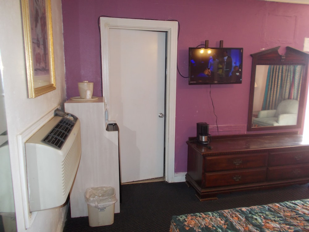 Hillside Motel - photo 12