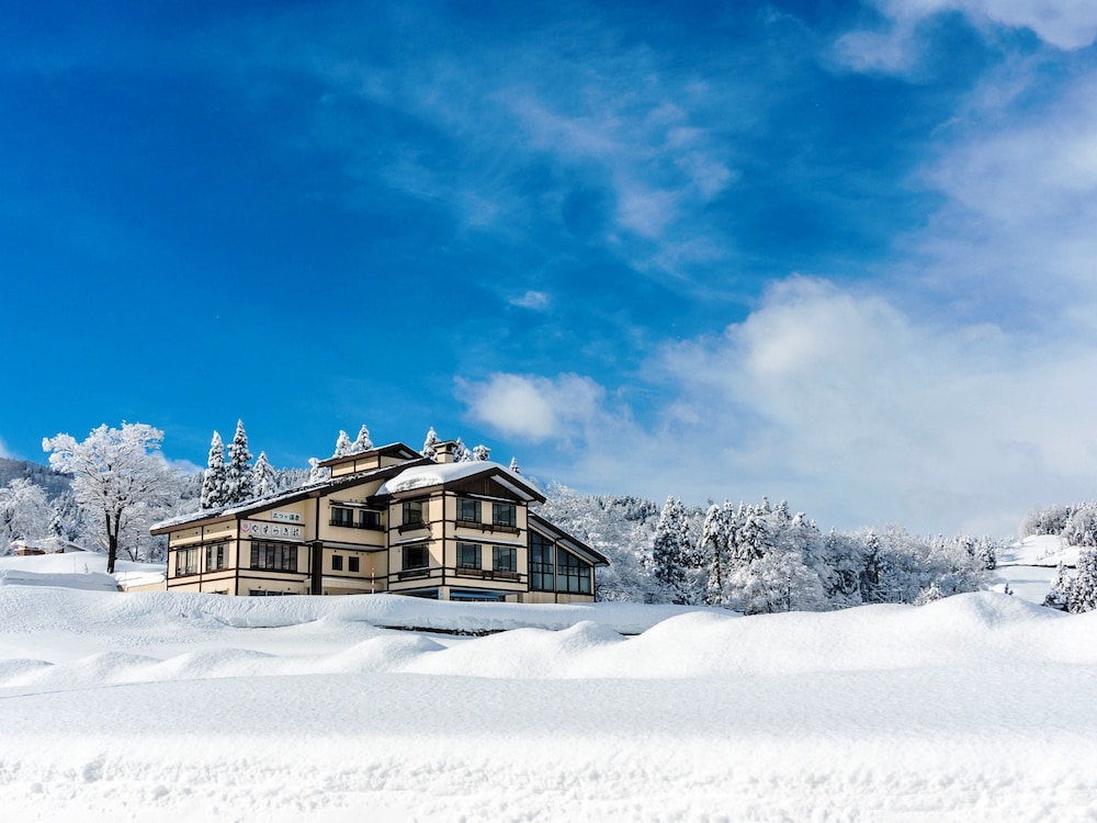 Yasuragiso - carbon neutral hotel in Joetsu