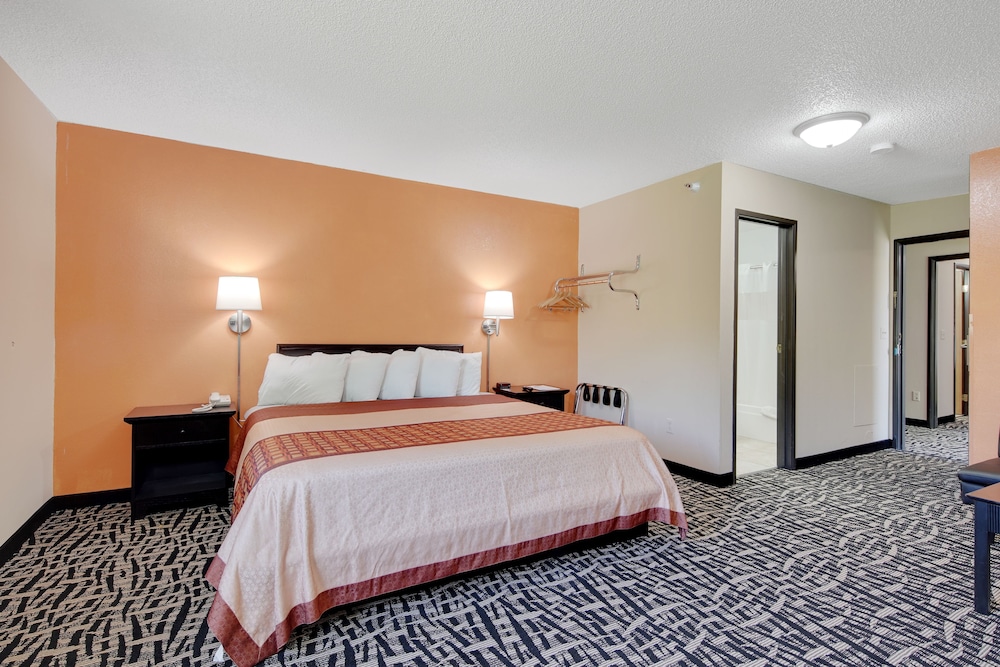 Americas Best Value Inn Finlayson - photo 10