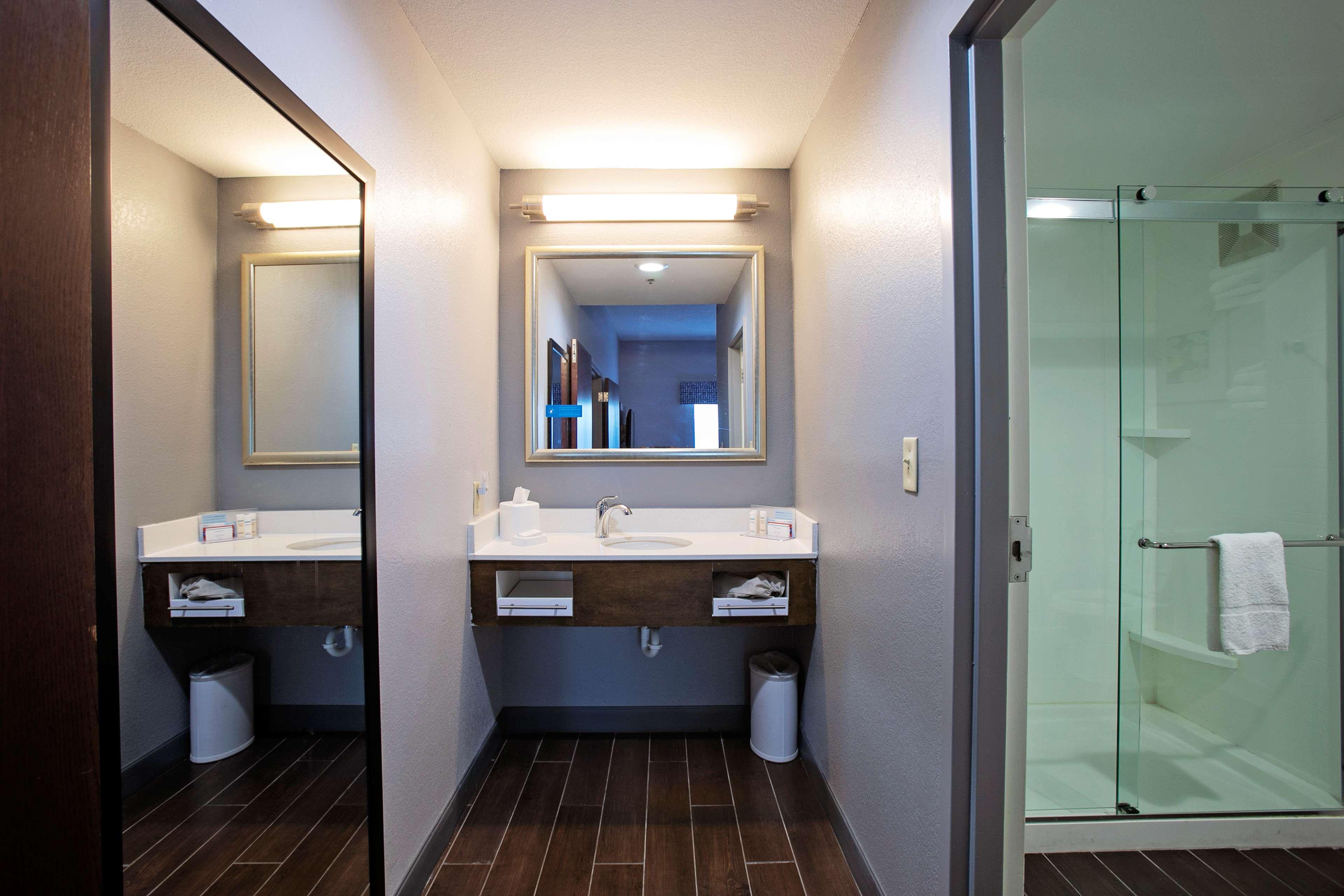 Hampton Inn Moultrie - photo 12