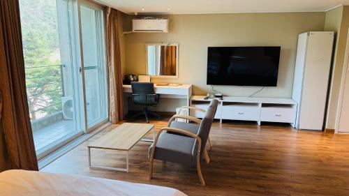 Manhae Maeul - carbon neutral hotel in Unknown City