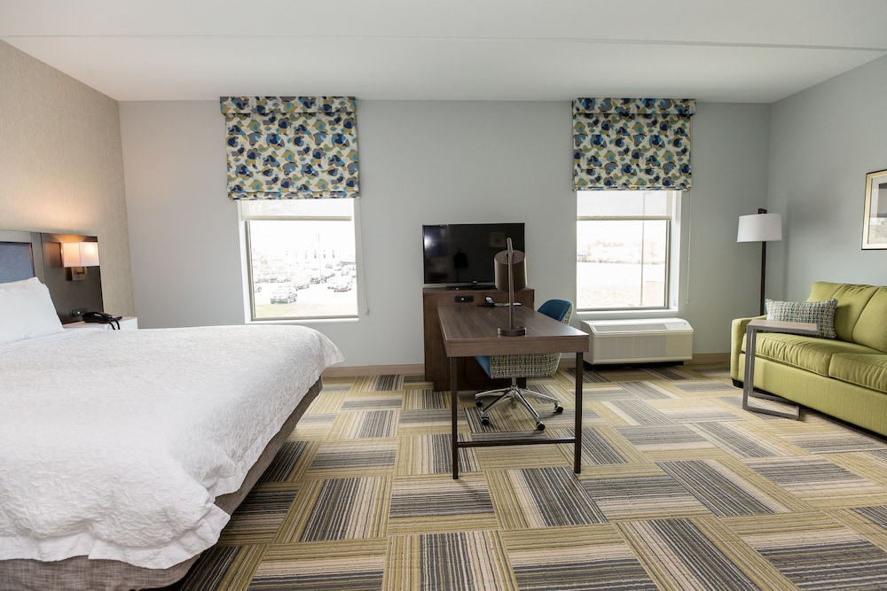Hampton Inn & Suites Syracuse North Airport Area - photo 12