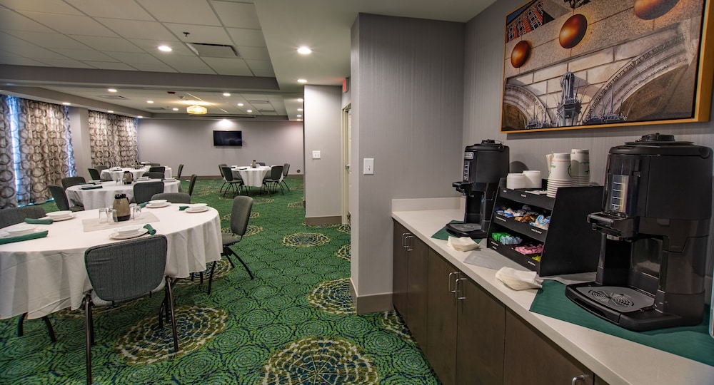 Holiday Inn Knoxville N Merchant Drive by IHG - photo 32
