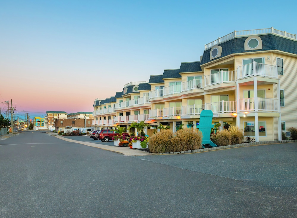 Drifting Sands Oceanfront Hotel - photo 47