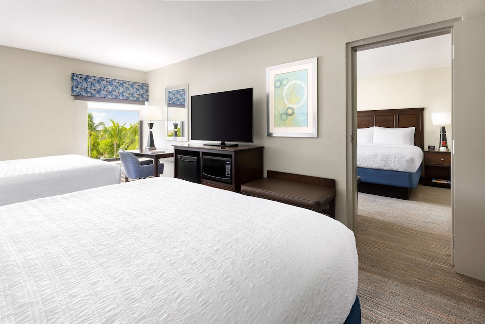 Hampton Inn Naples Central - photo 7