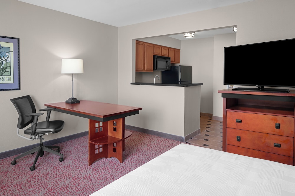 Larkspur Landing Extended Stay Suites South San Francisco - photo 26