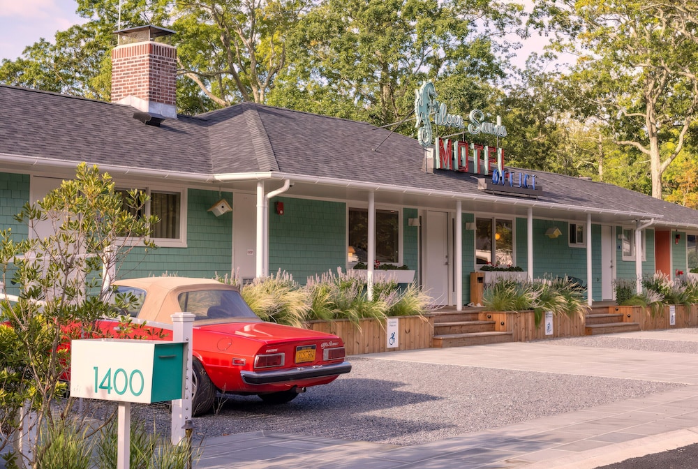 Silver Sands Motel & Beach Bungalows - photo 130
