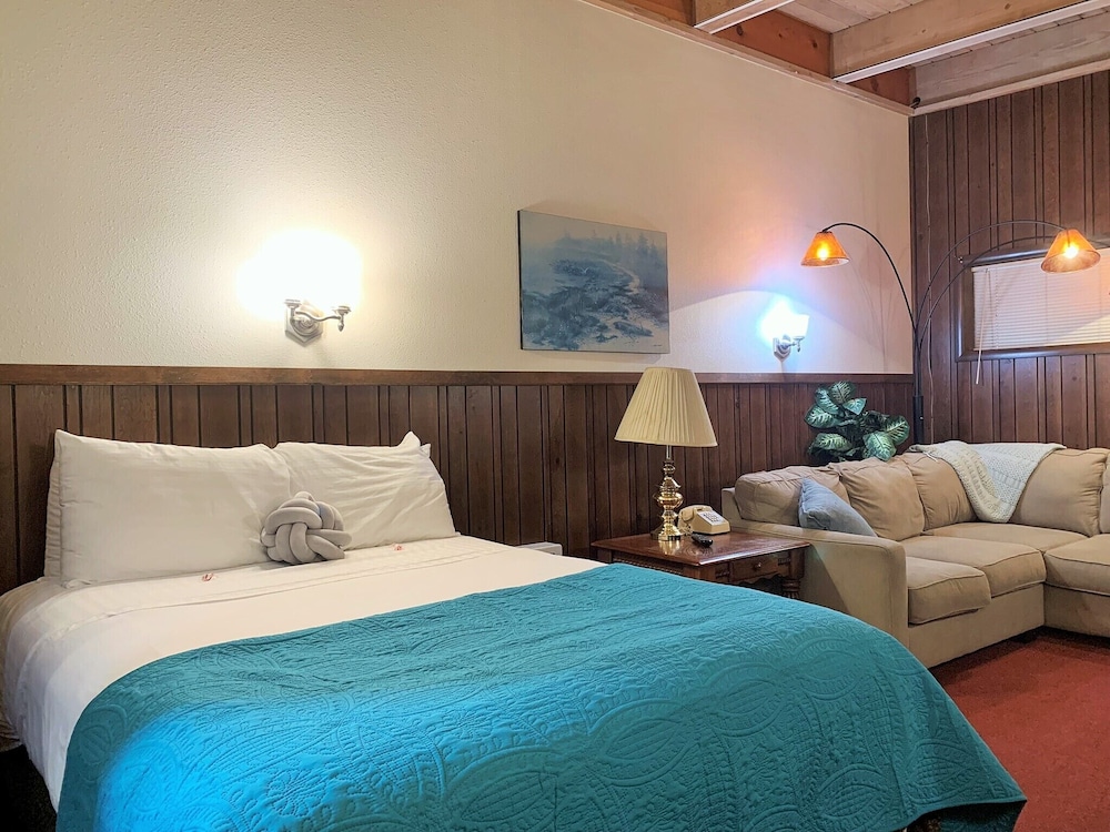 Breakers Boutique Inn - photo 47