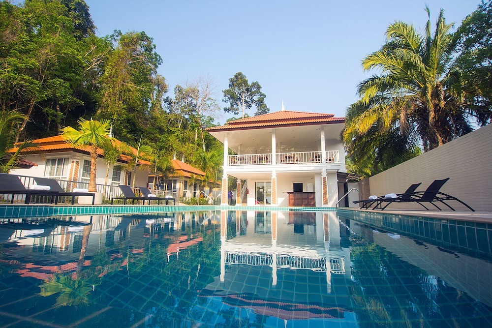 Lux Family Villas — 4-Star Luxury Hotel in Krabi, Thailand