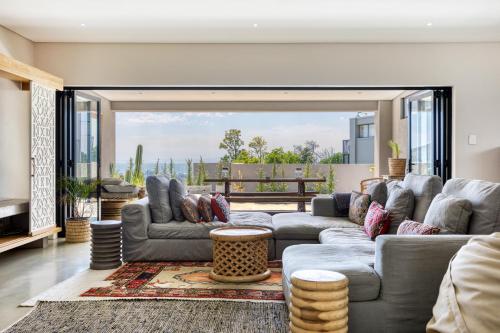 Solar Powered Mountain Retreat with Natural Pool — 4-Star Luxury Hotel in Cape Town, South Africa