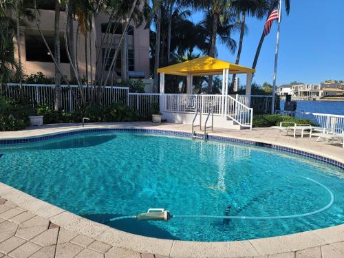 Waterfront Studio Pool Beach Intercostal 5 - photo 22