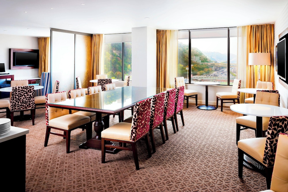 Sheraton Pittsburgh Hotel at Station Square - photo 46