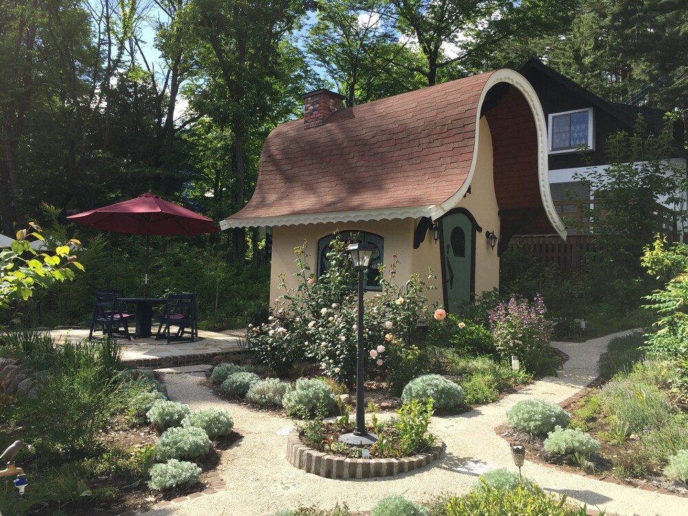Garden Shed R in Hokuto, Japan