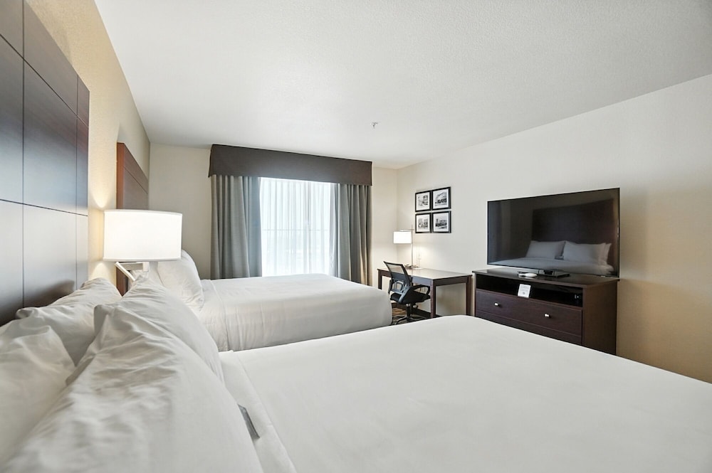 Cobblestone Hotel & Suites Bellefontaine - photo 29