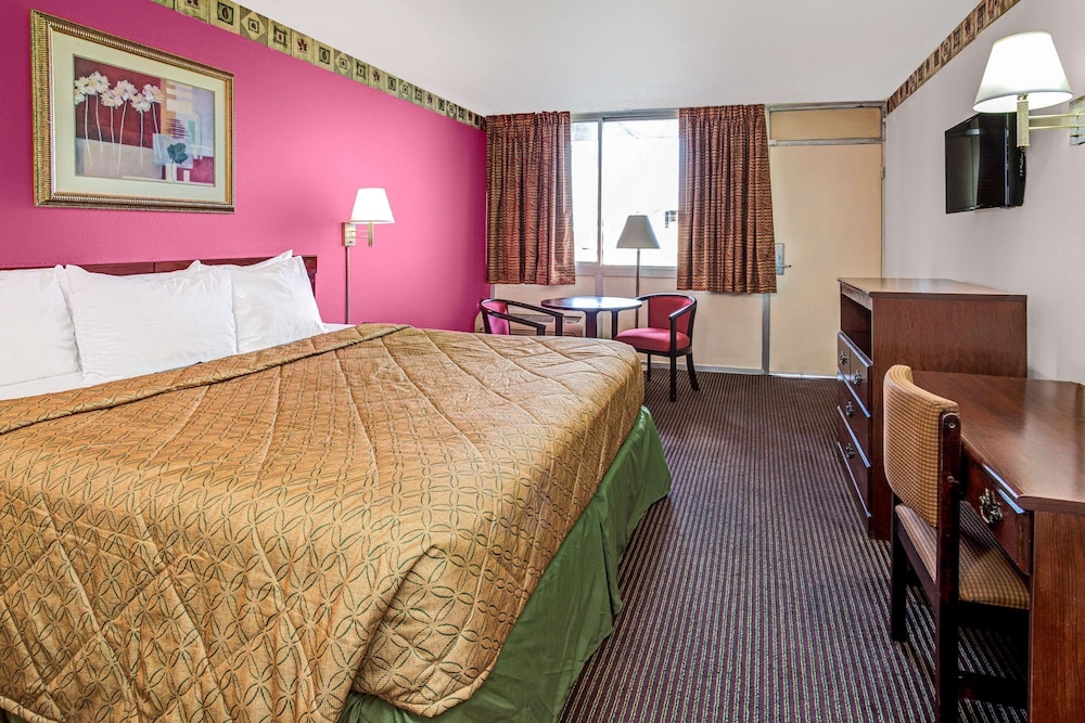 Days Inn by Wyndham York Alabama - photo 21