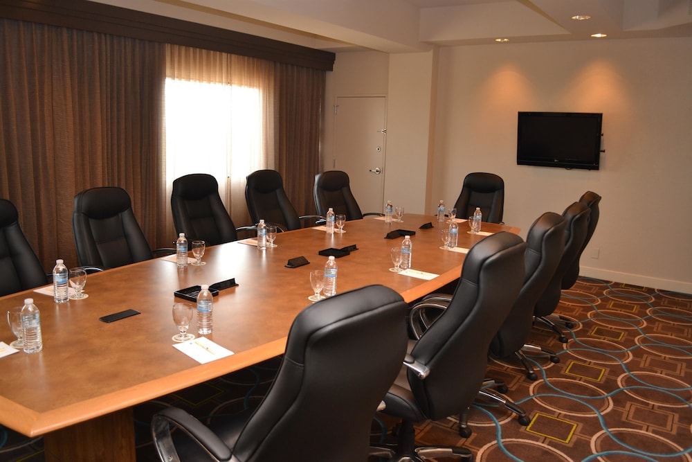 Doubletree by Hilton Houston Hobby Airport - photo 59
