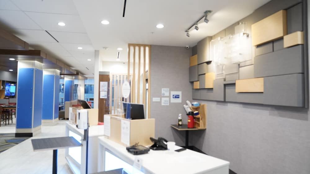 Holiday Inn Express & Suites Dallas Central Market Center by IHG - photo 10