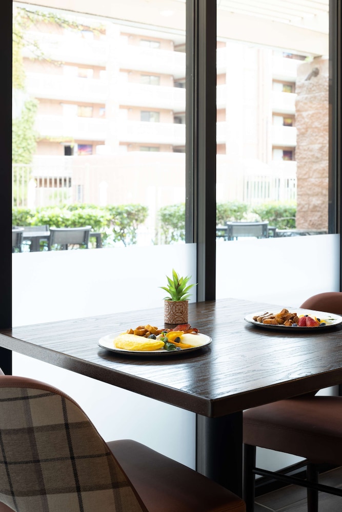 Embassy Suites by Hilton Tucson East - photo 41
