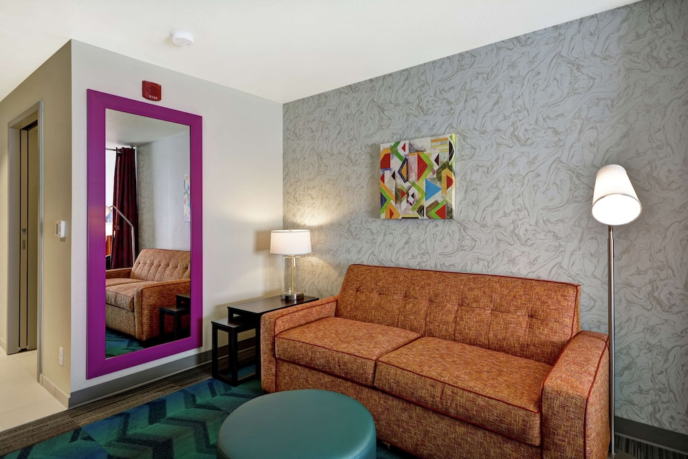 Home2 Suites by Hilton Carbondale - photo 22