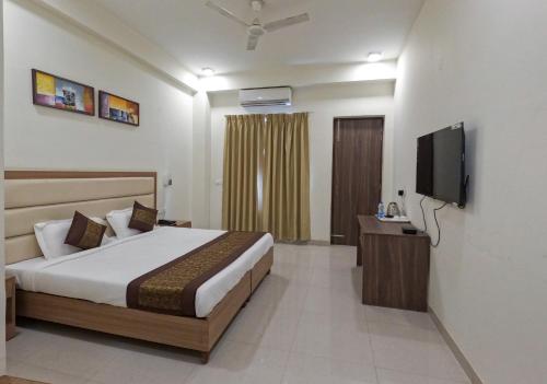 Hotel The Luxem — Gurgaon — photo 2