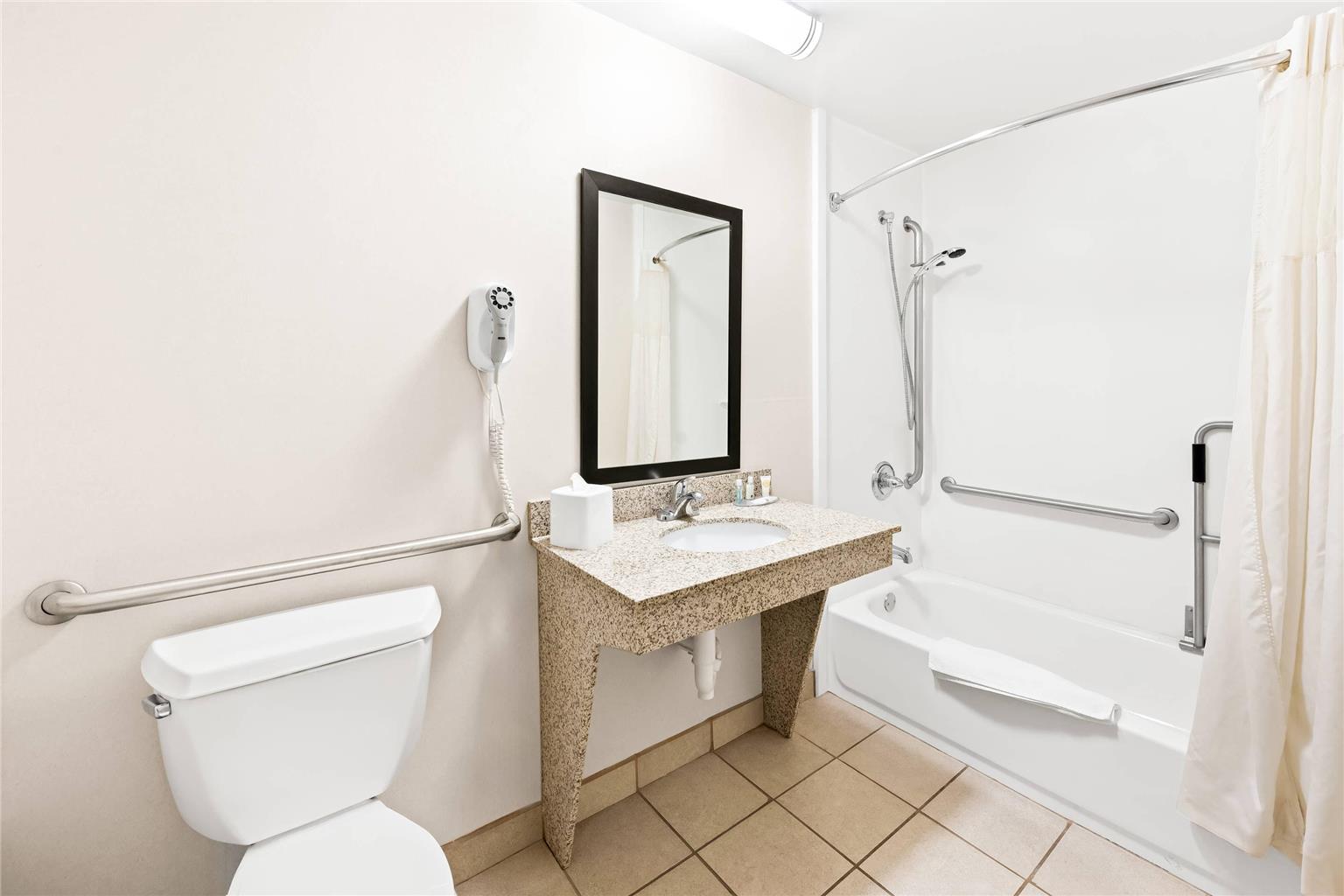 Quality Inn Dayton Airport - photo 25
