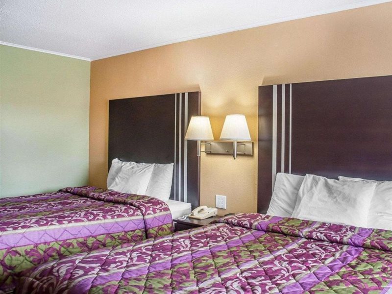 Amherst Inn & Suites - photo 4